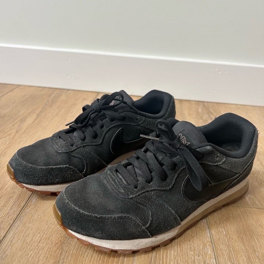 Nike Black Suede Sneakers - MD Runner 2
